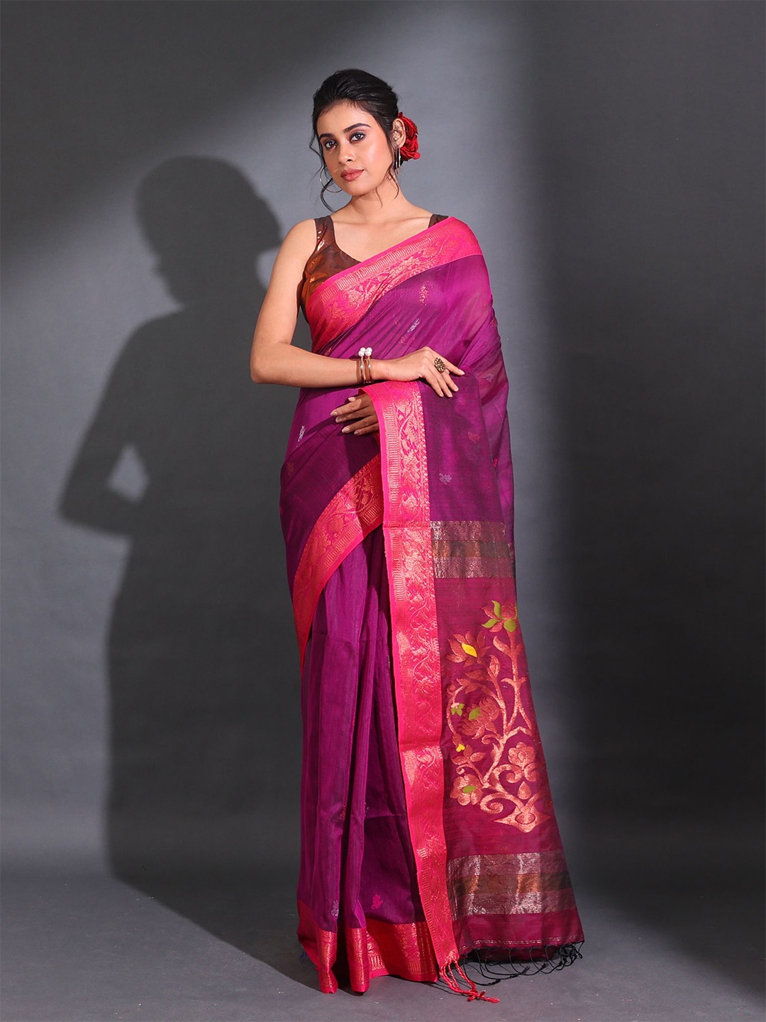 

Charukriti Floral Woven Design Zari Saree, Magenta