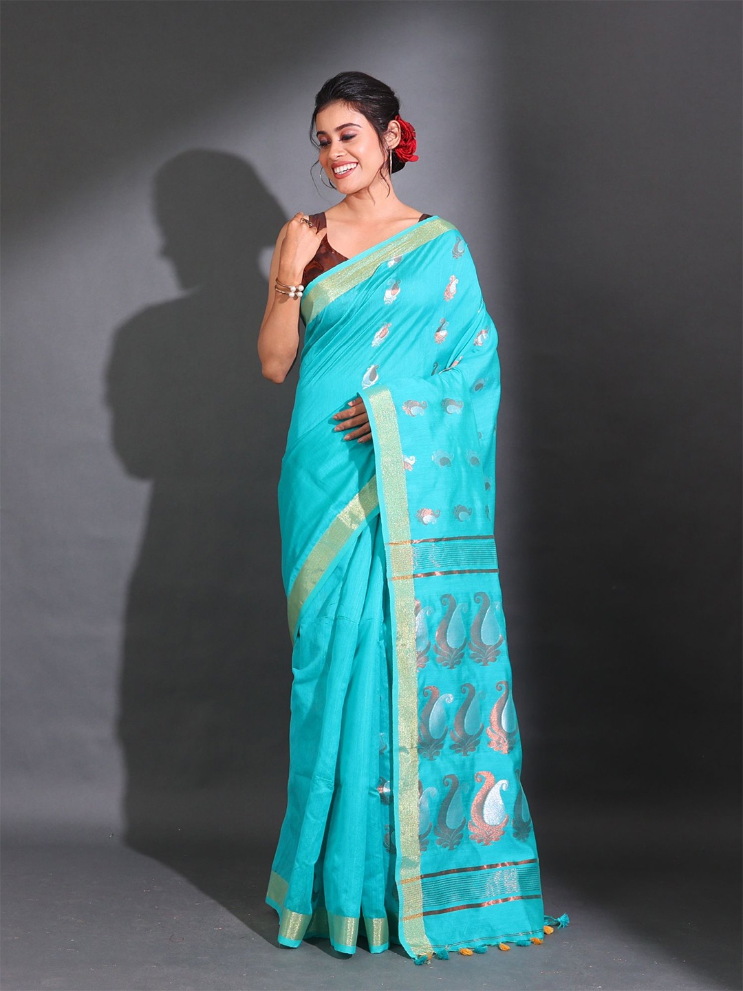 

Charukriti Paisley Woven Design Zari Saree, Sea green