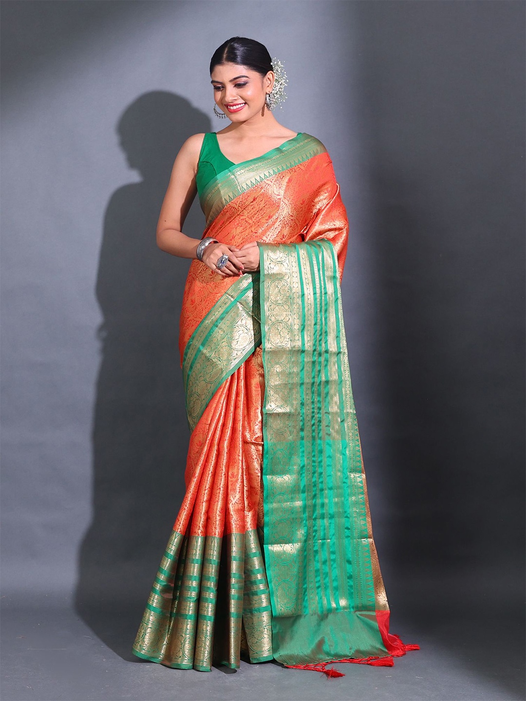 

Charukriti Ethnic Motifs Woven Design Zari Saree, Red