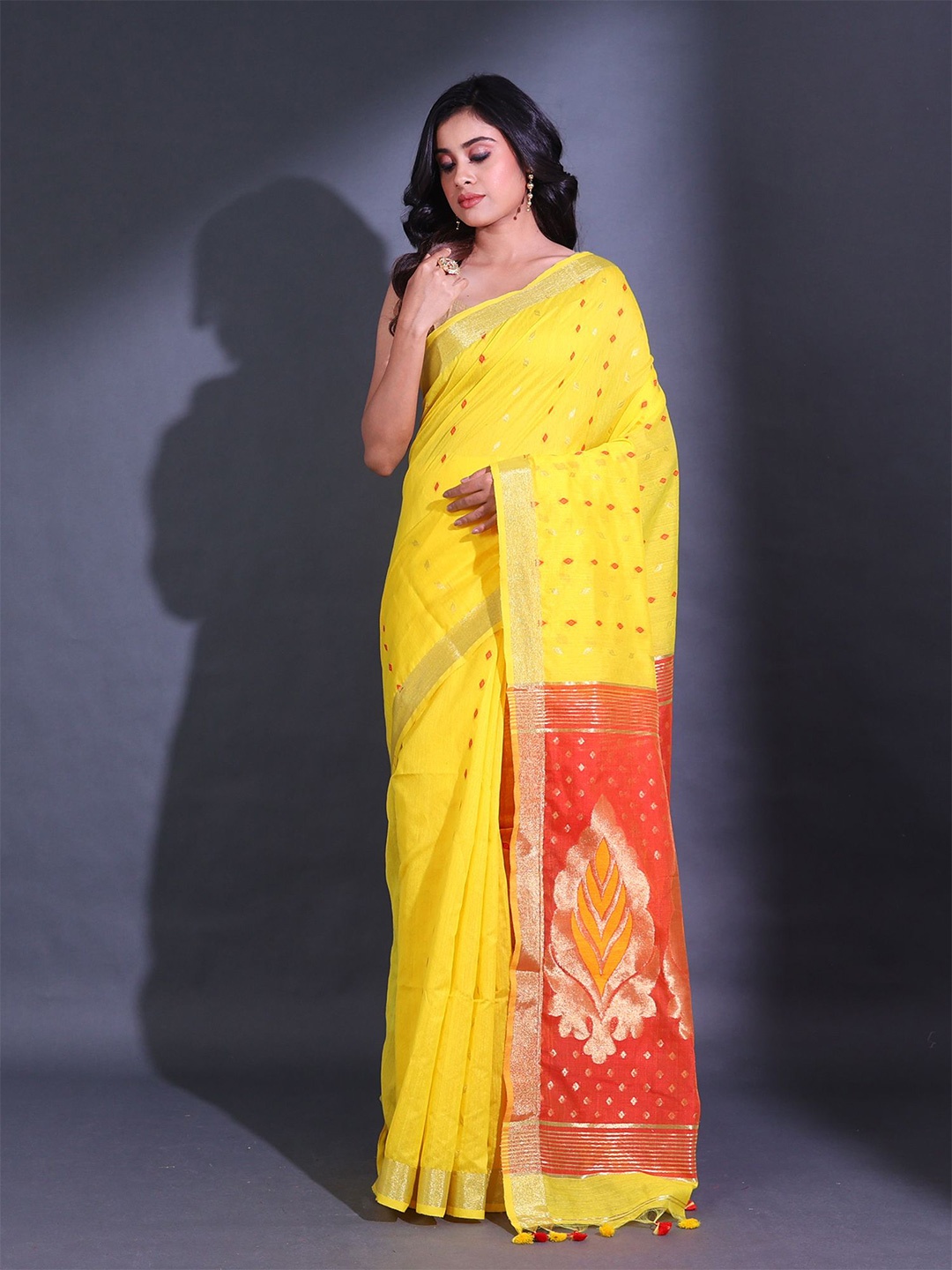

Charukriti Ethnic Motifs Woven Design Zari Saree, Yellow