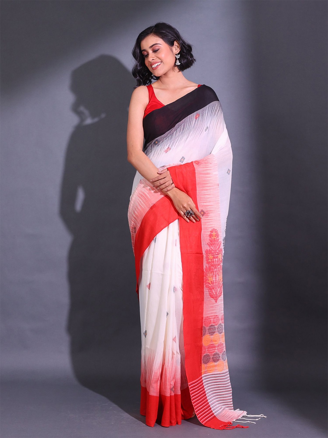 

Charukriti Ethnic Motifs Woven Design Pure Cotton Saree, White