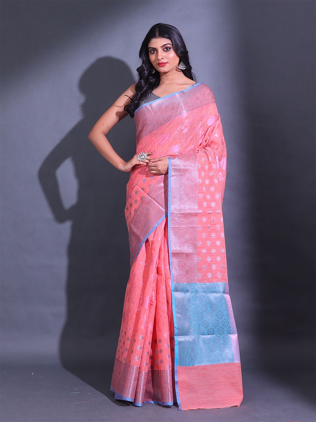 

Charukriti Floral Moitf Woven Design Zari Saree, Peach
