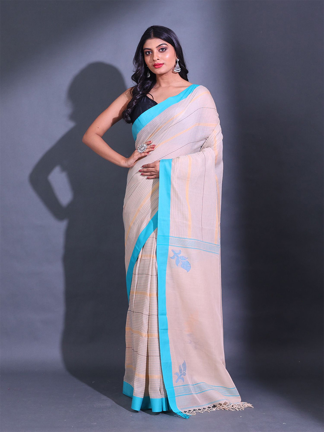 

Charukriti Striped Woven Design Pure Cotton Saree, Off white