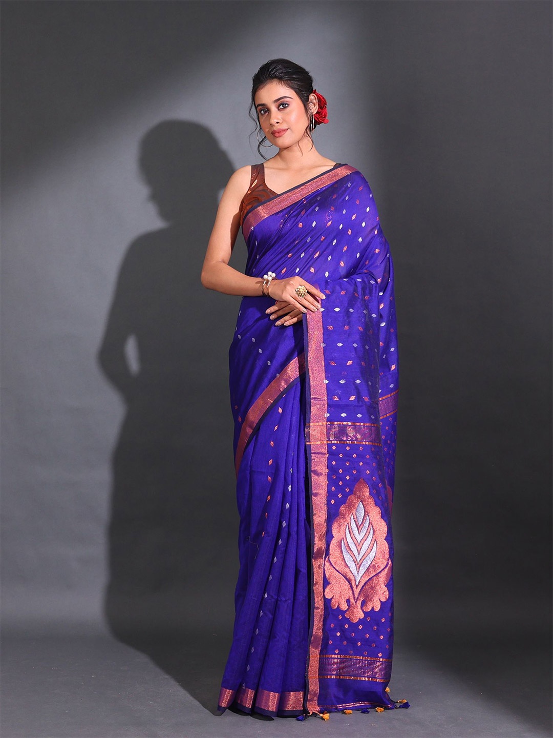 

Charukriti Ethnic Motif Woven Design Zari Saree, Blue