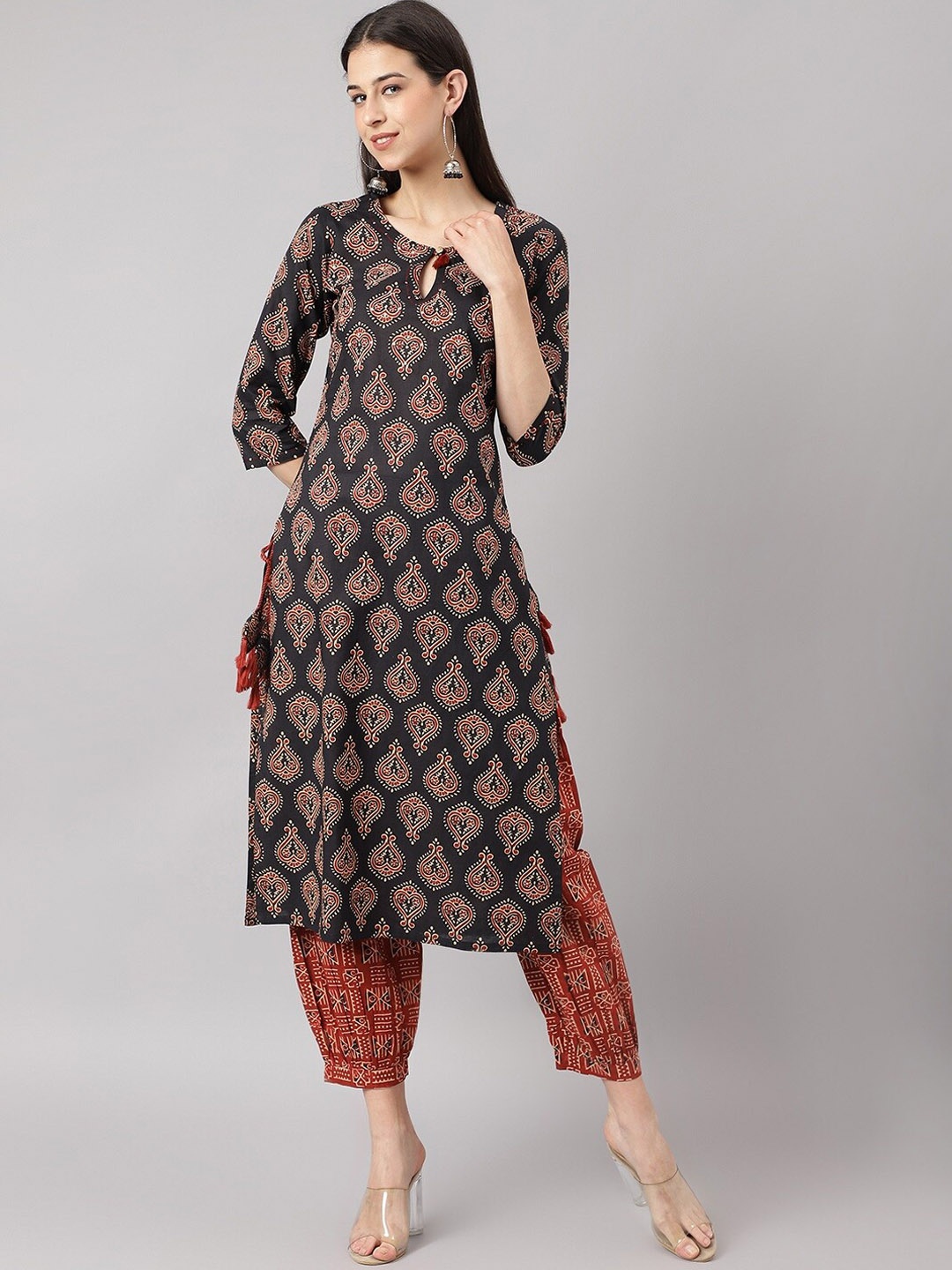 

Divena Ethnic Motifs Printed Thread Work Keyhole Neck Pure Cotton Kurta with Salwar, Black