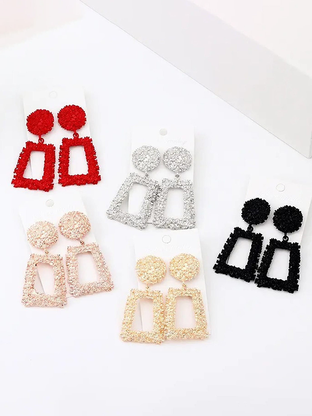 

Pinapes Pack of 5 Gold-Plated Geometric Drop Earrings, Red