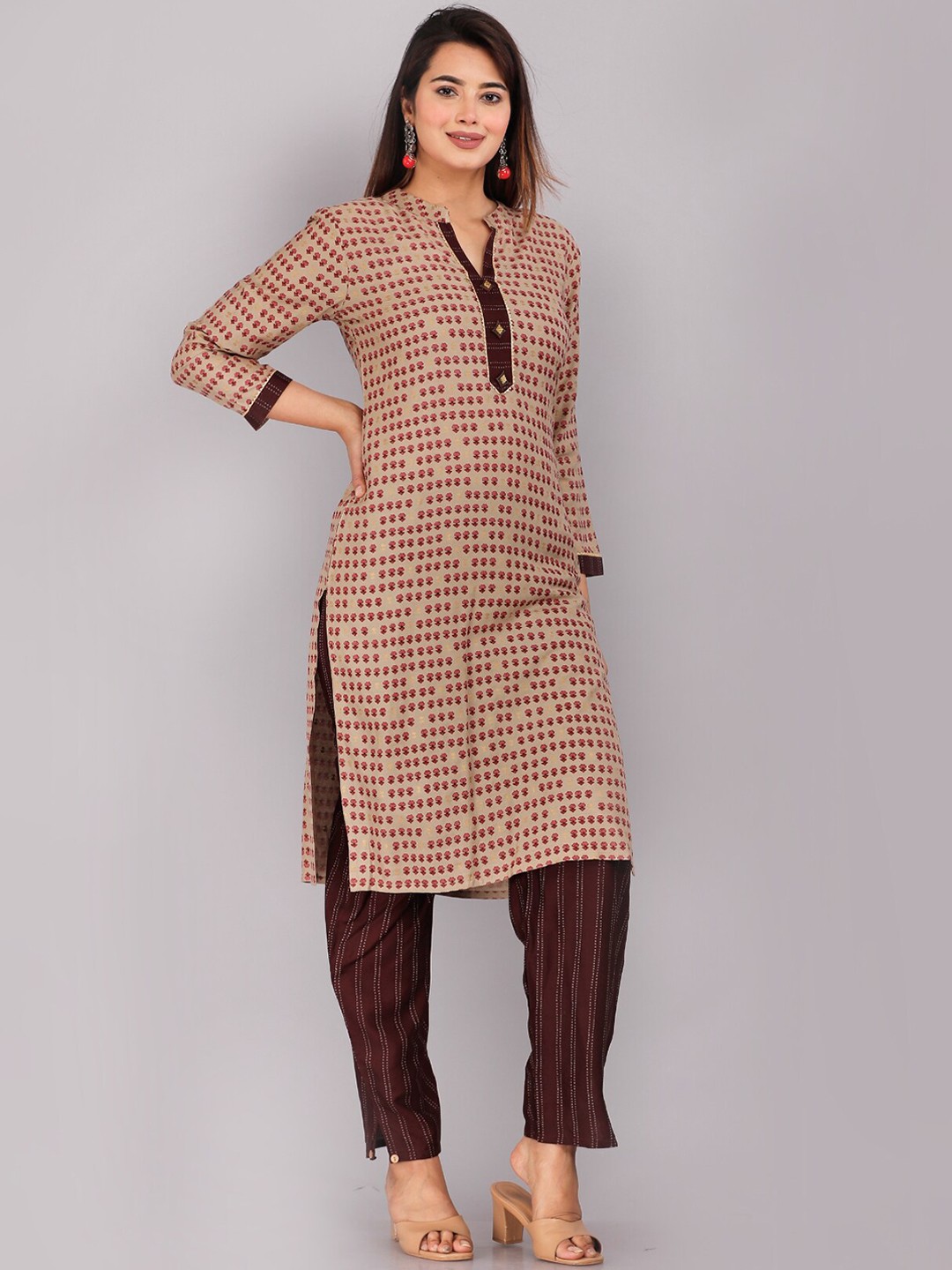 

HIGHLIGHT FASHION EXPORT Women Maroon Floral Printed Gotta Patti Kurta with Trousers