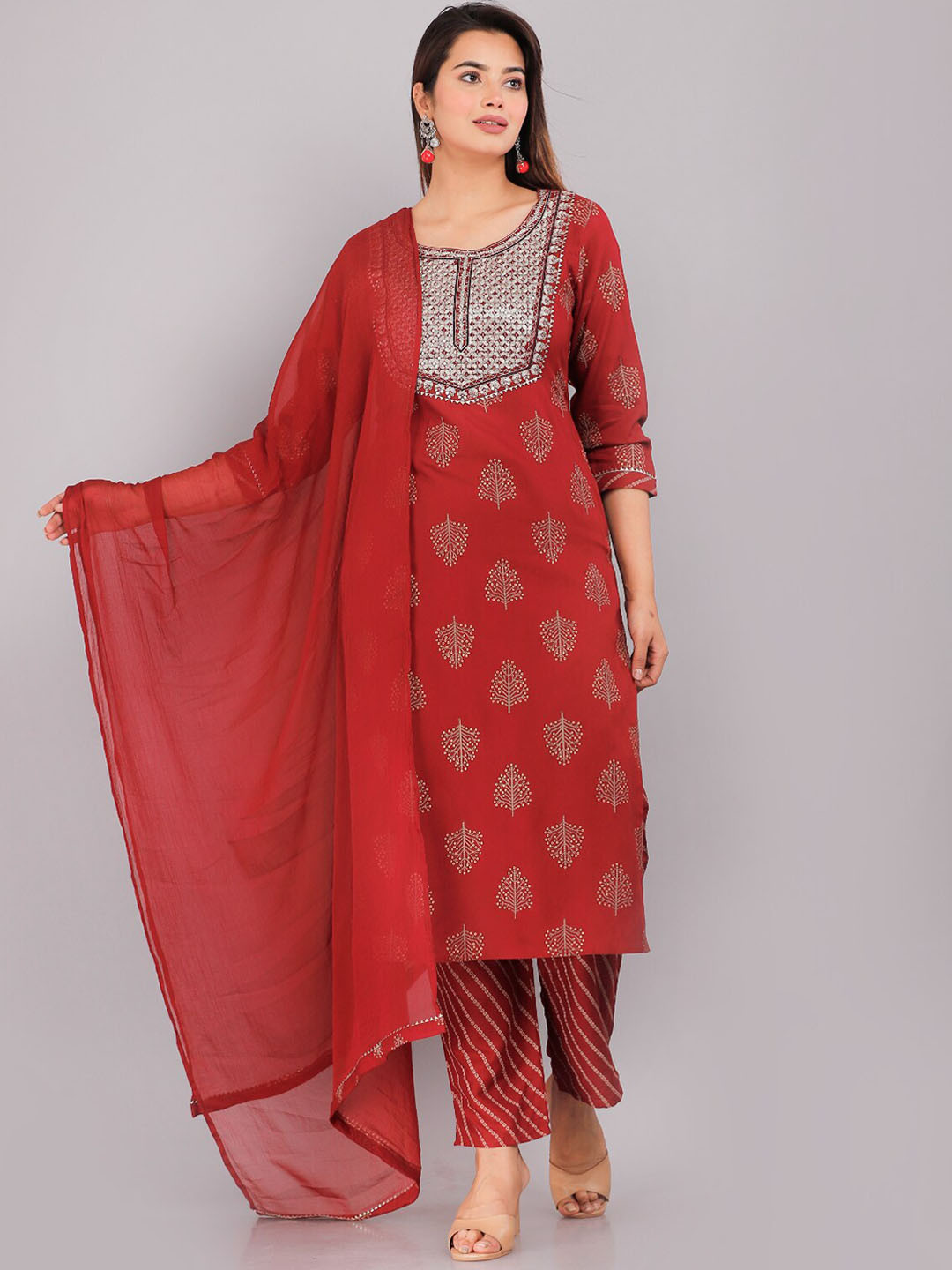 

HIGHLIGHT FASHION EXPORT Bandhani Printed Straight Kurta with Trousers & Dupatta, Maroon