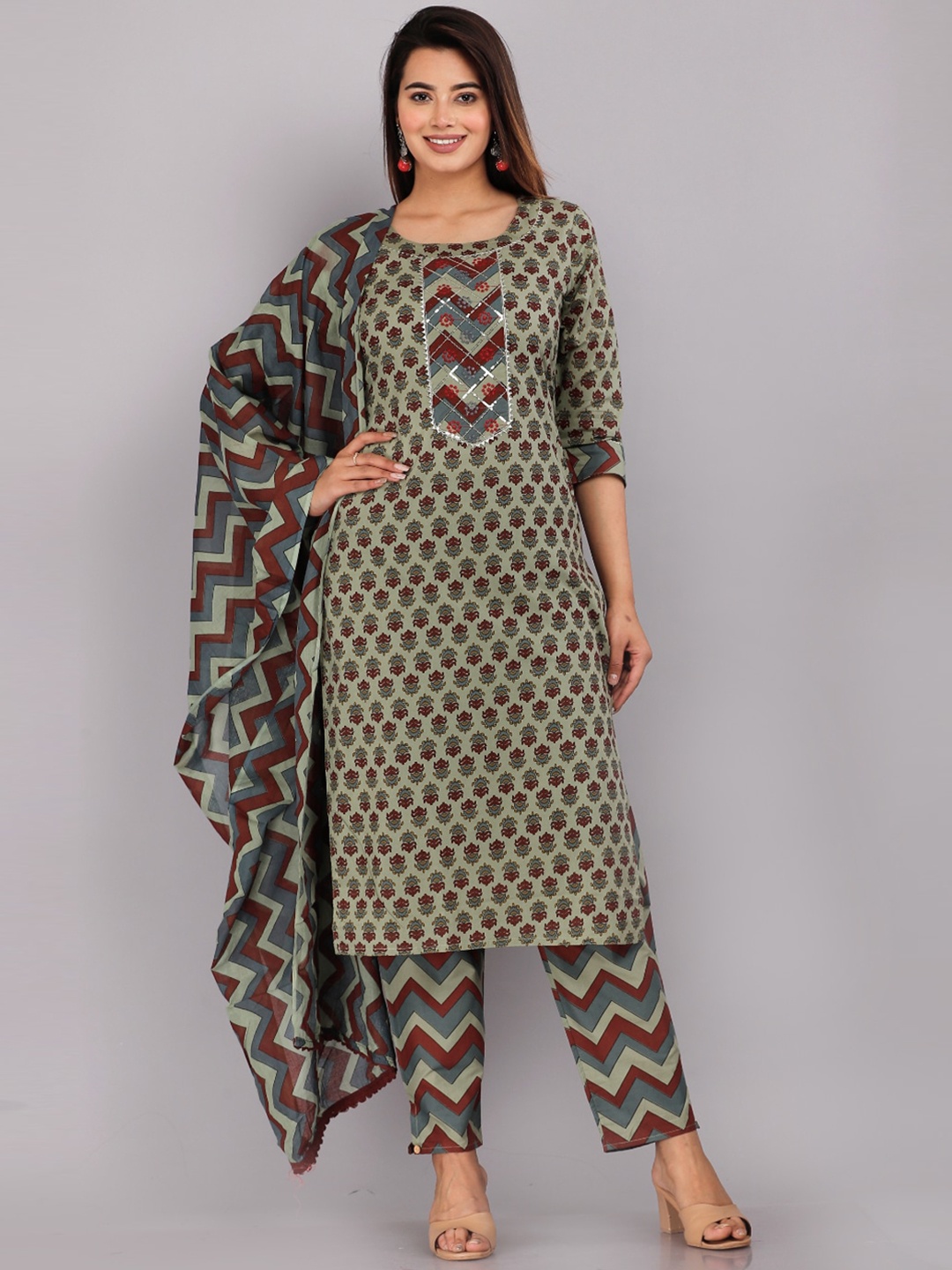 

HIGHLIGHT FASHION EXPORT Women Olive Green Floral Printed Pure Cotton Kurta with Trousers & With Dupatta