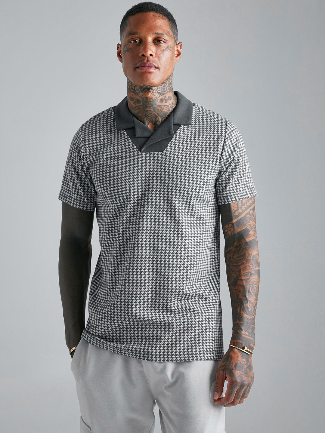 

boohooMAN Houndstooth Jacquard Slim Fit Polo Collar T-shirt, White