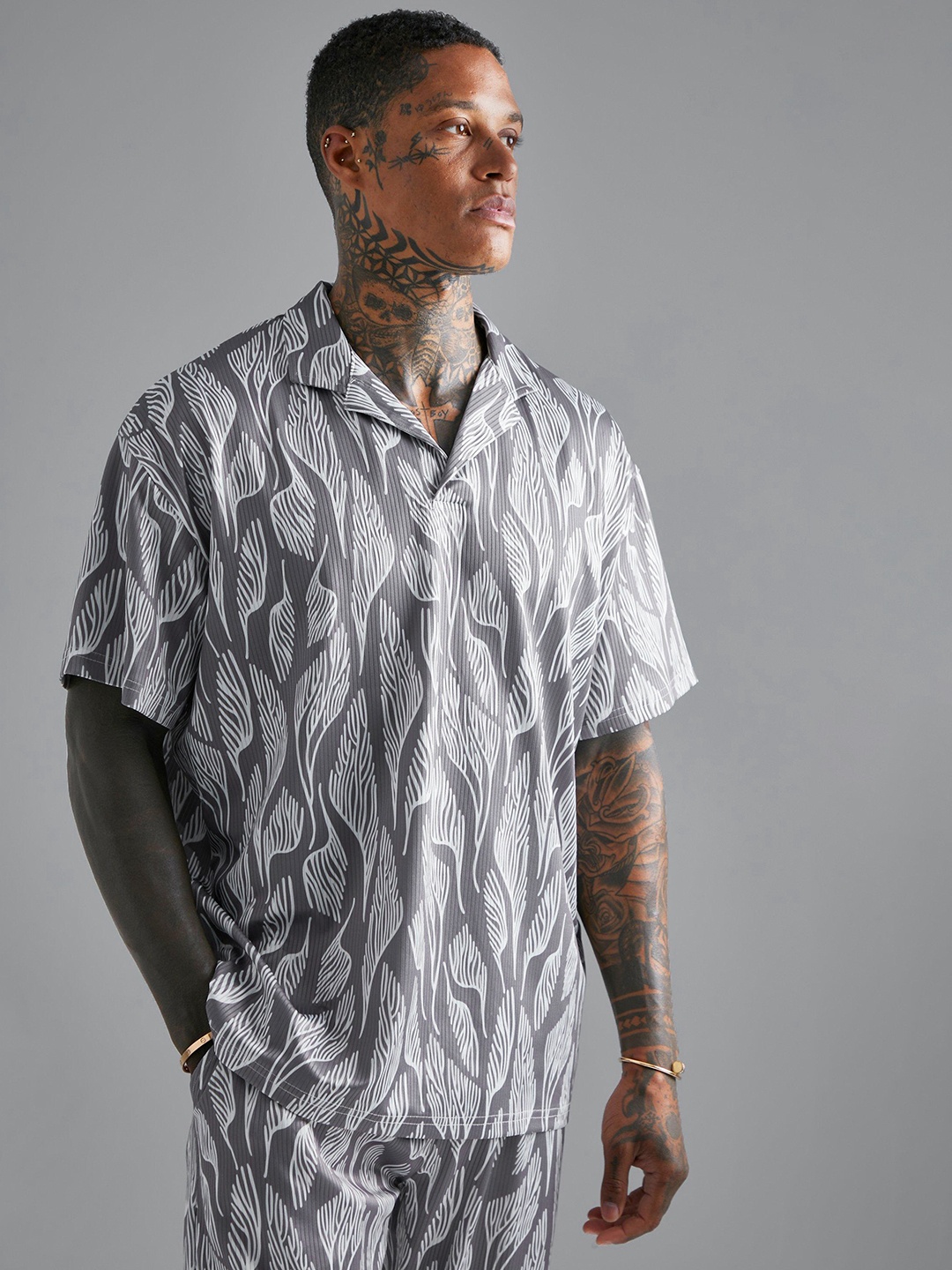 

boohooMAN Printed Polo Collar Pleated Oversized T-shirt, Grey