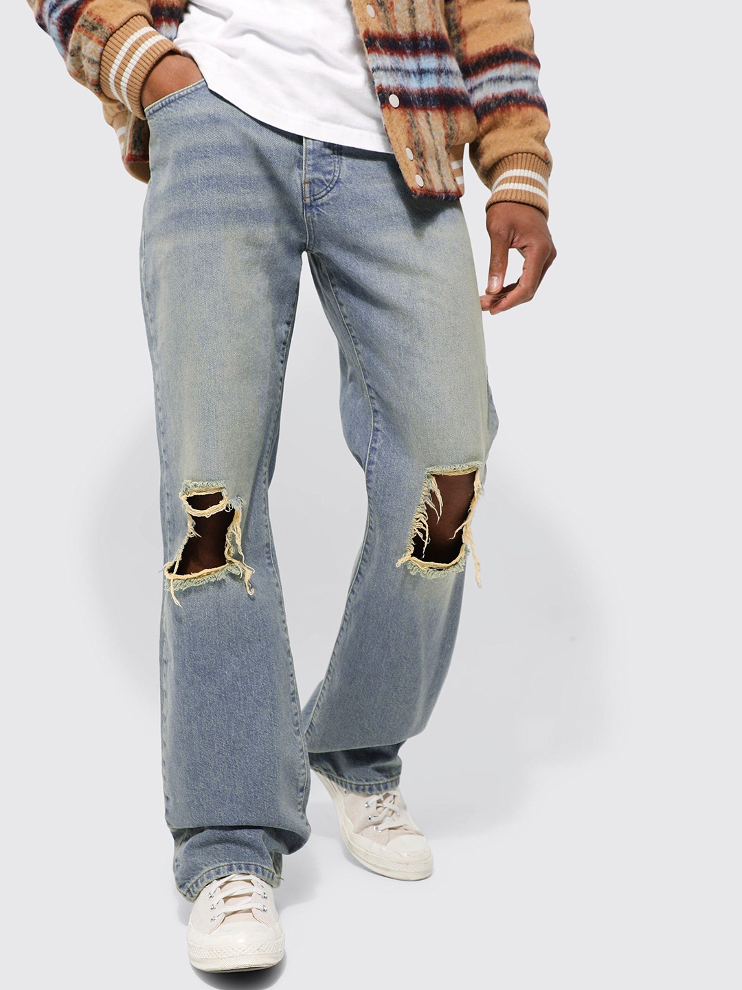 

boohooMAN Men Relaxed Fit Ripped Jeans, Blue