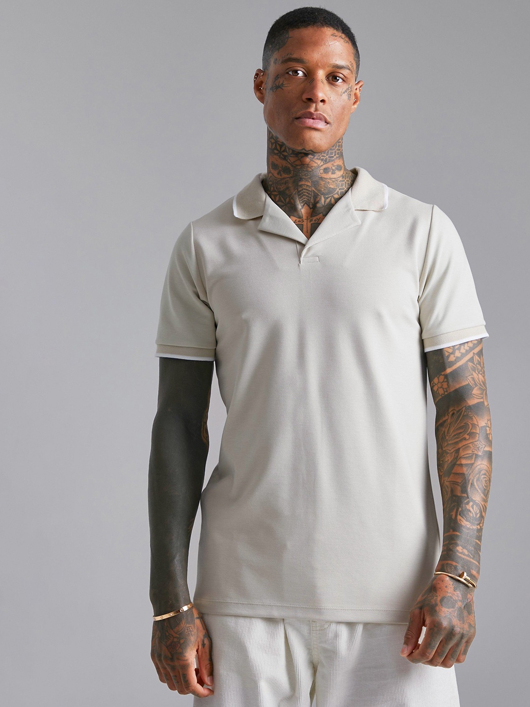 

boohooMAN Revere Collar Polo With Contrast Tipping T-shirt, Grey