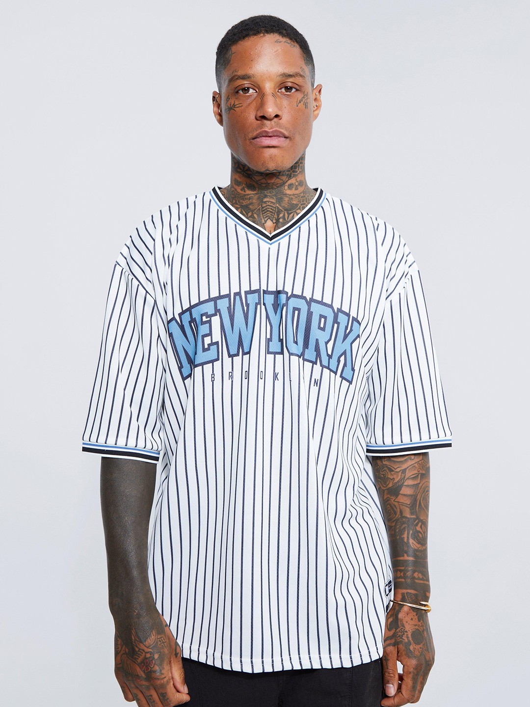 

boohooMAN Striped Drop-Shoulder Sleeves Oversized Varsity T-shirt, White