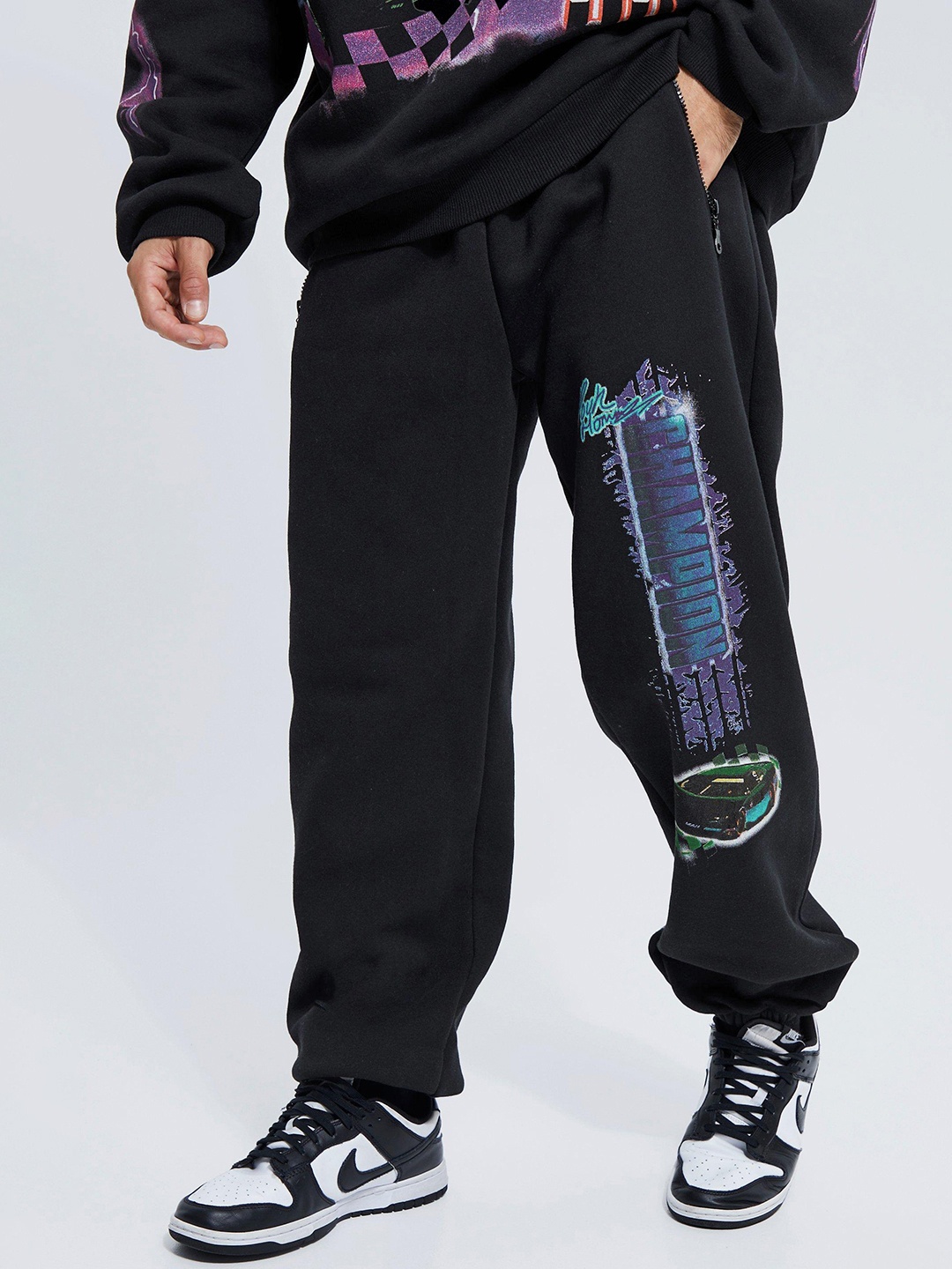 

boohooMAN Solid Oversized Joggers, Black