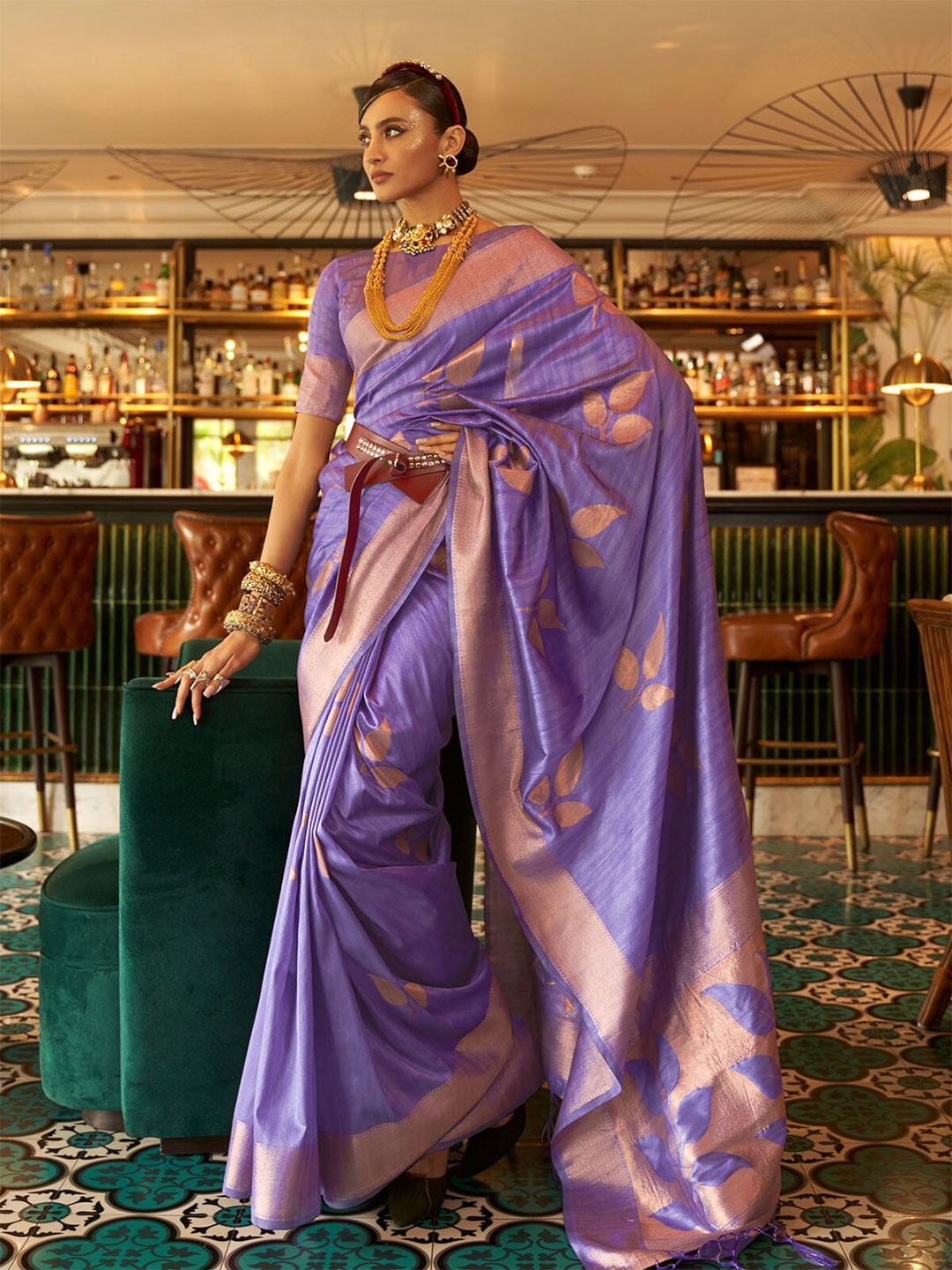 

ODETTE Ethnic Motifs Woven Design Zari Saree, Purple