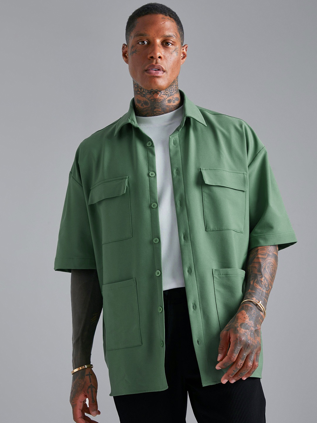 

boohooMAN Box Pockets Detail Oversized Shirt, Green