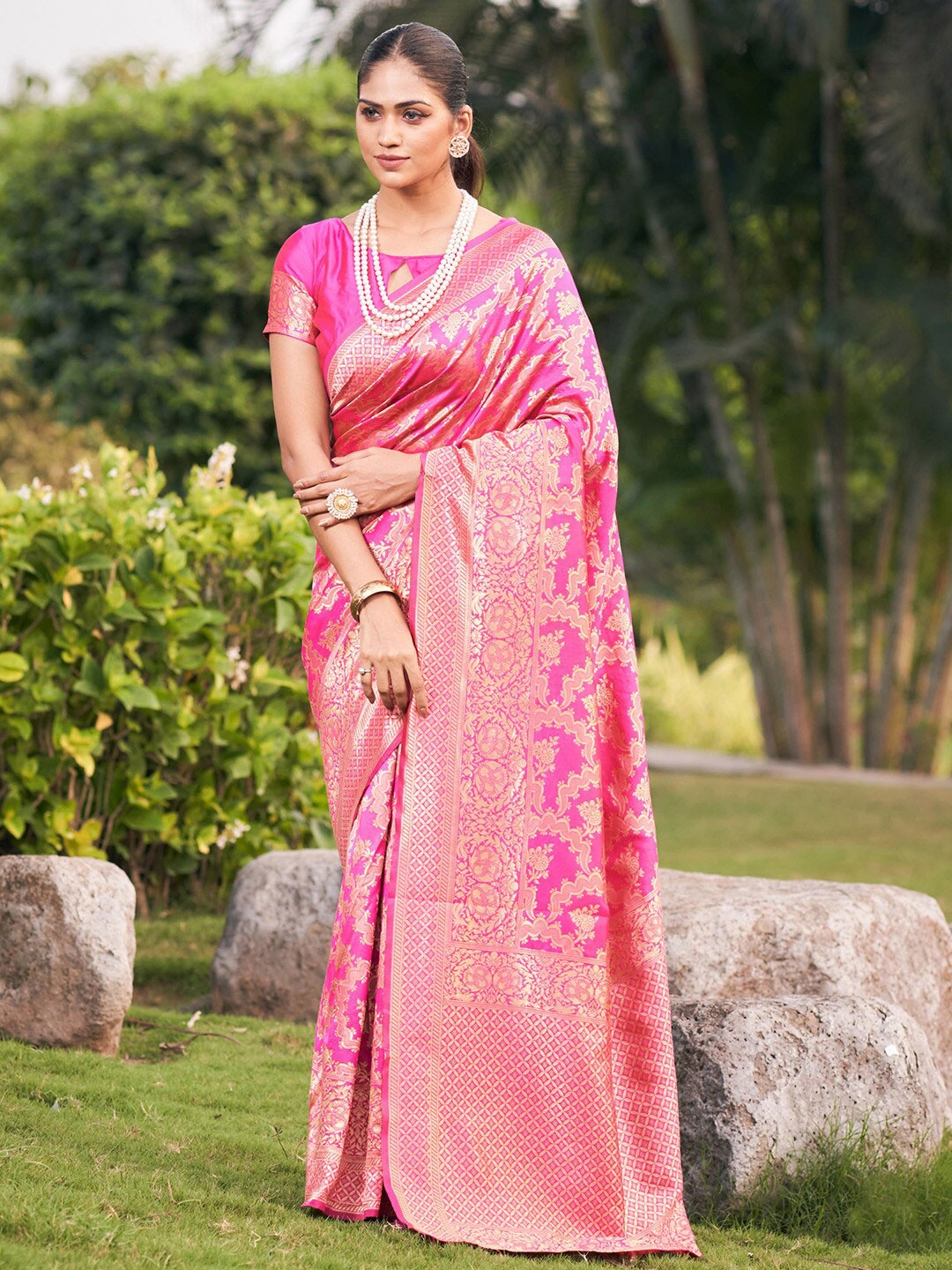 

KARAGIRI Ethnic Motifs Design Zari Banarasi Saree, Pink