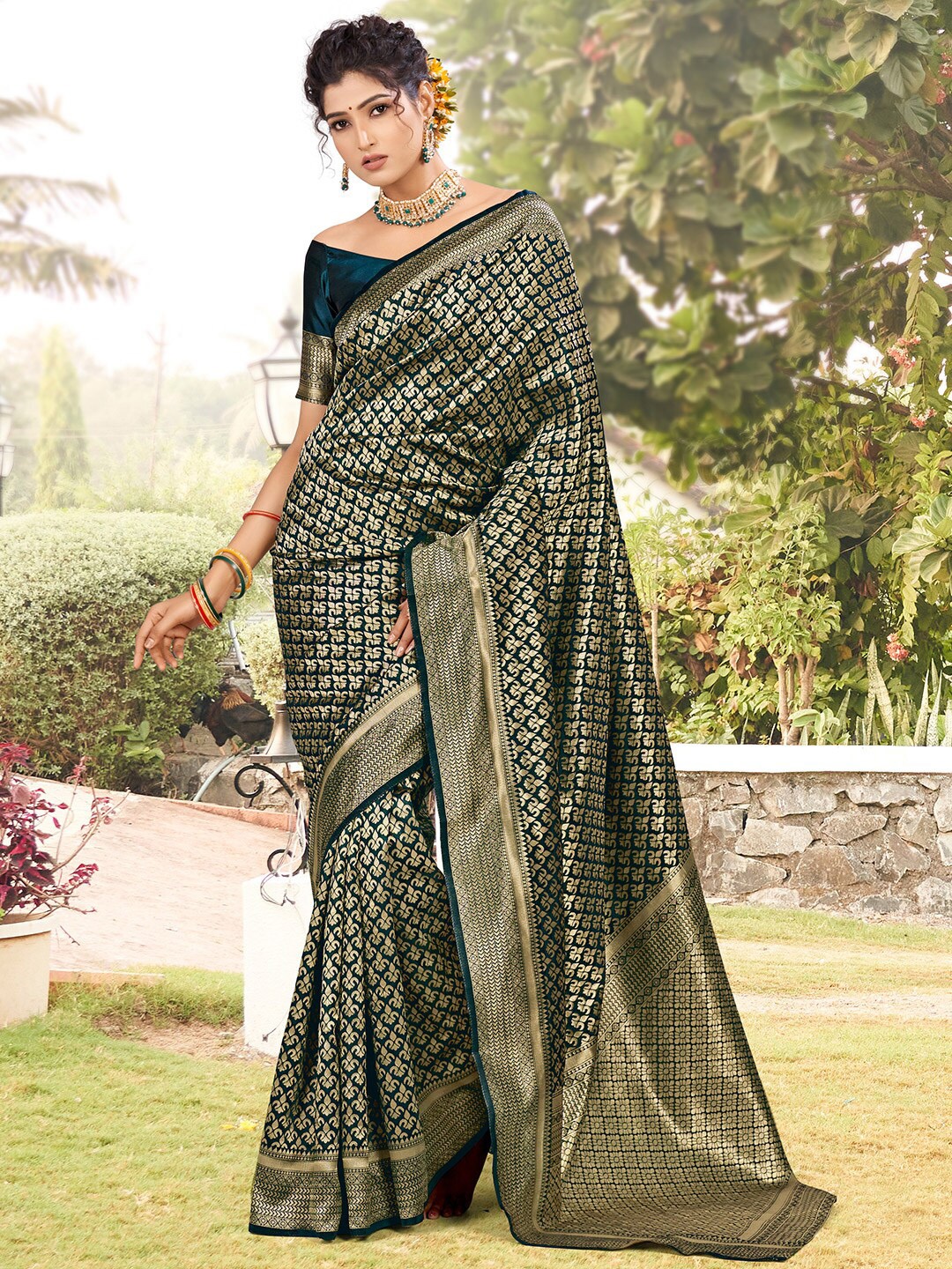 

KARAGIRI Ethnic Motifs Woven Design Zari Silk Blend Banarasi Saree, Green