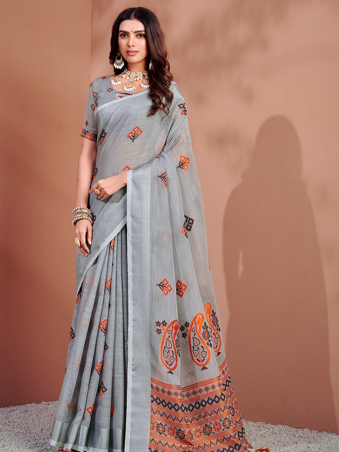 

KARAGIRI Ethnic Motifs Woven Design Zari Saree, Grey