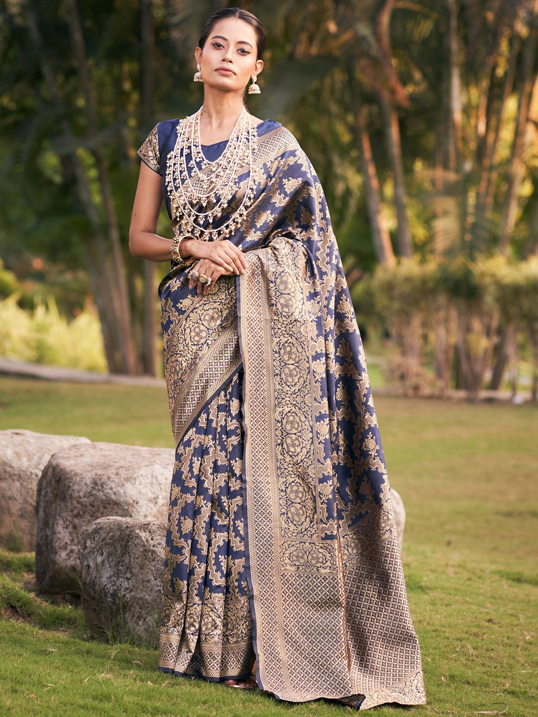 

KARAGIRI Woven Design Zari Silk Blend Banarasi Saree, Blue