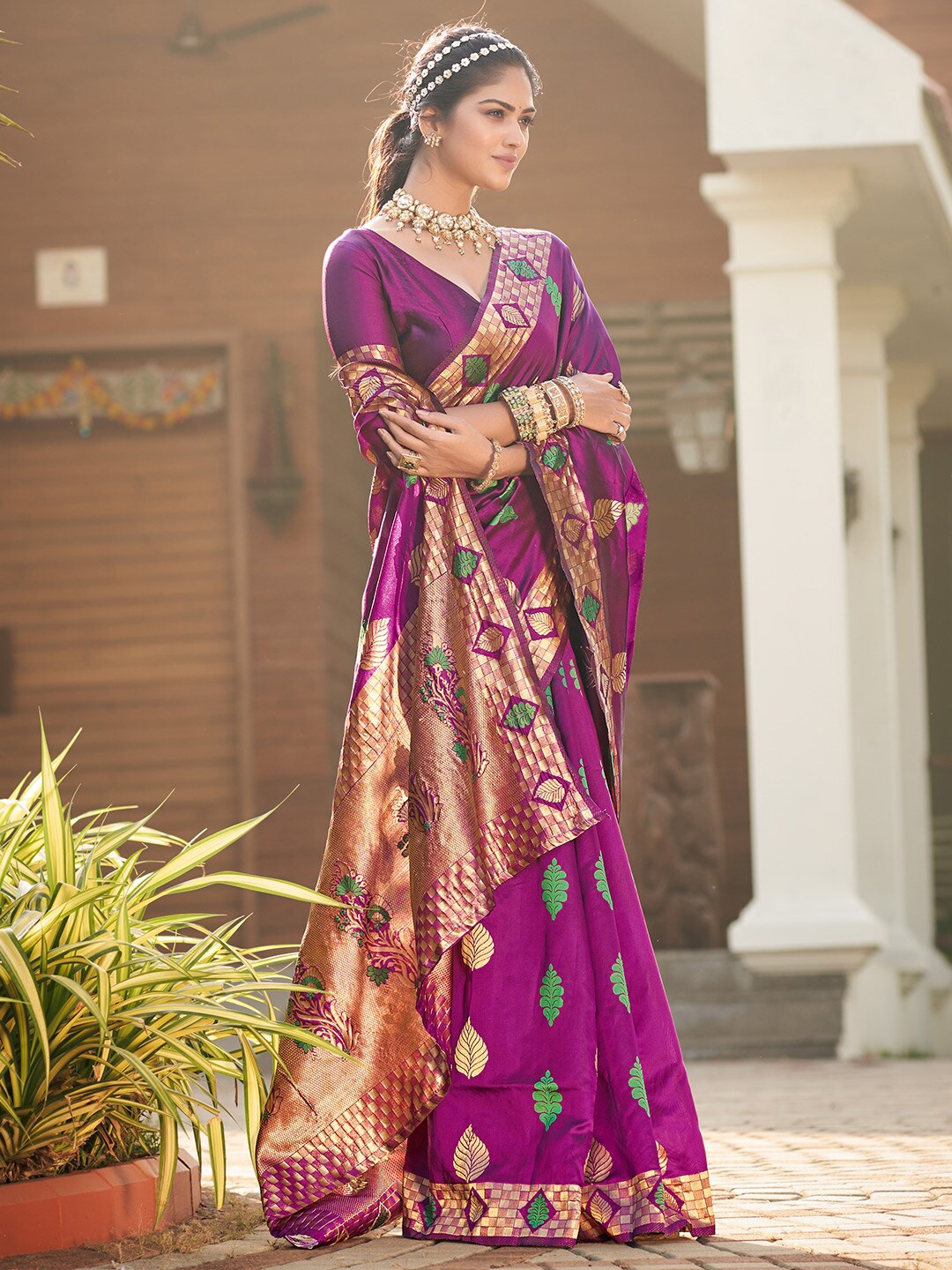 

KARAGIRI Woven Design Zari Silk Blend Banarasi Saree, Violet