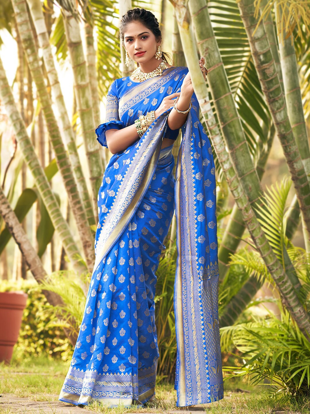 

KARAGIRI Floral Woven Design Zari Banarasi Saree, Blue