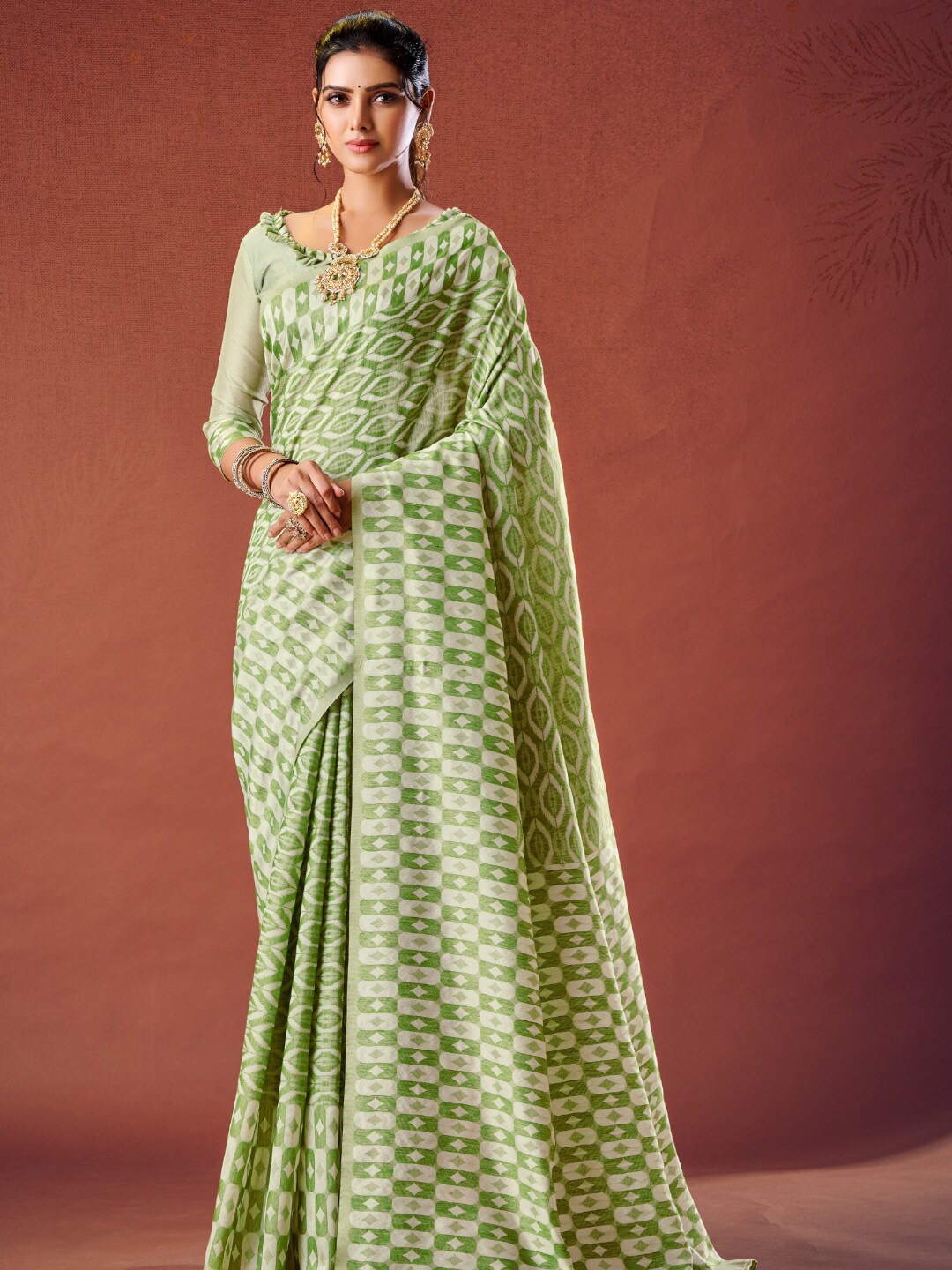 

KARAGIRI Geometric Woven Design Saree, Green