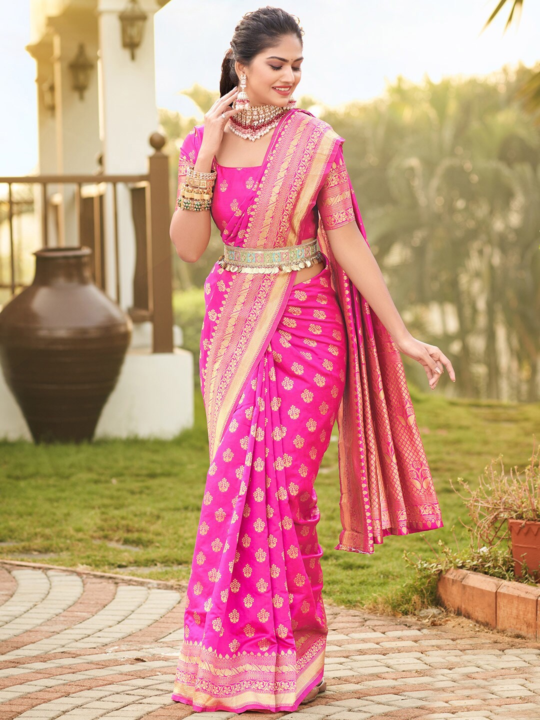

KARAGIRI Ethnic Woven Design Zari Banarasi Saree, Pink