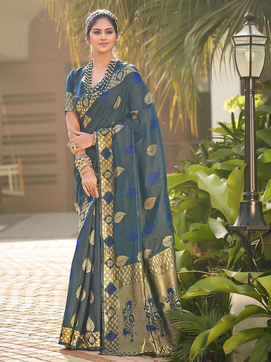 

KARAGIRI Ethnic Motif Woven Design Zari Banarasi Saree, Blue