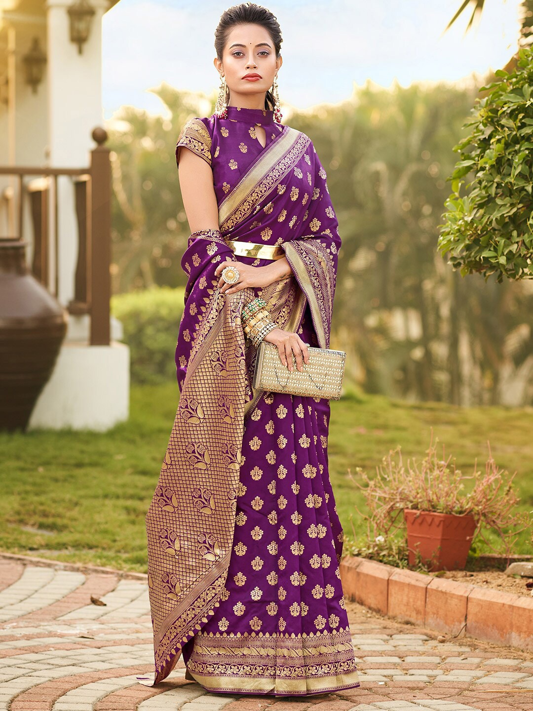 

KARAGIRI Floral Woven Design Zari Banarasi Saree, Violet