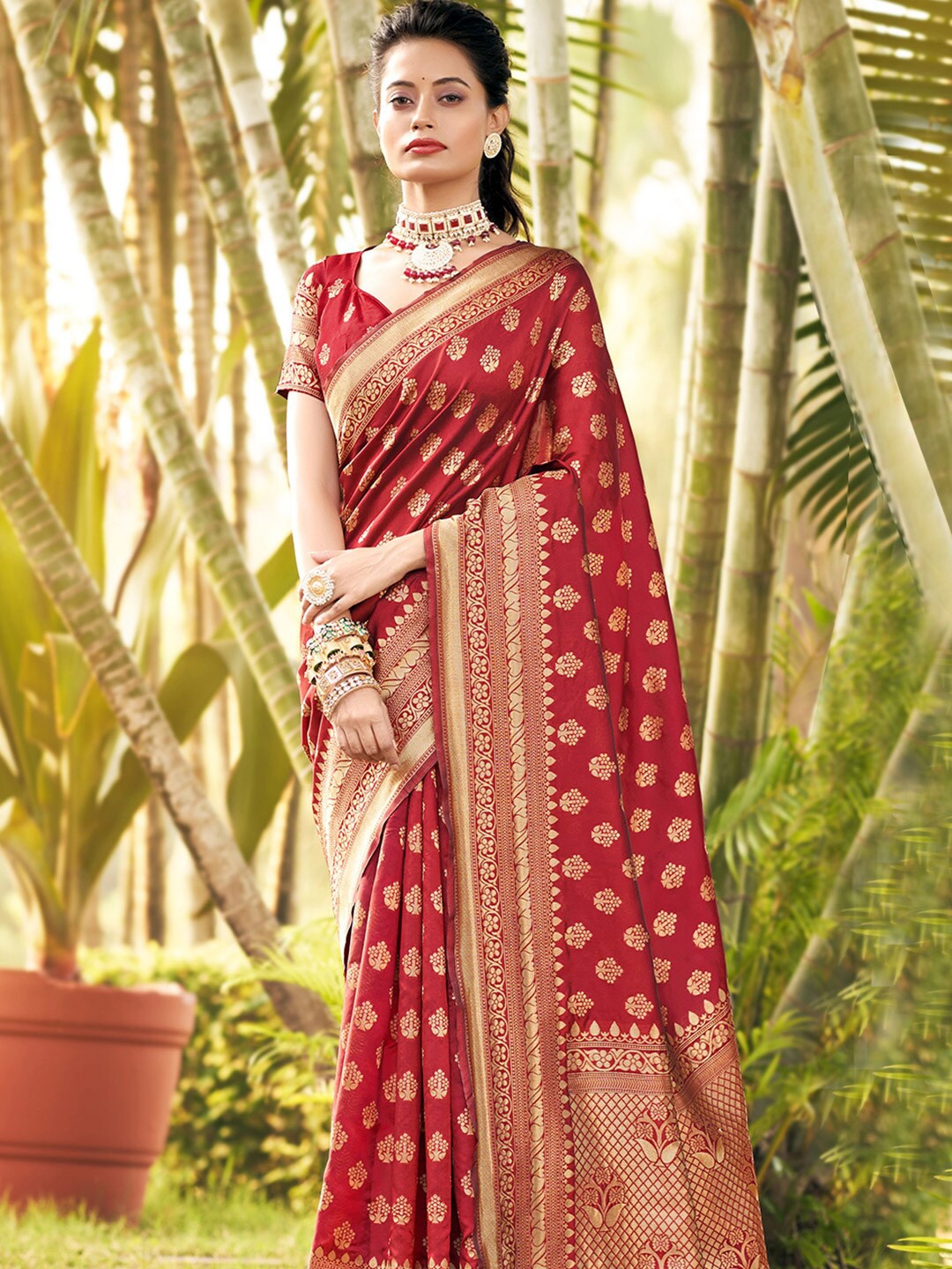 

KARAGIRI Floral Woven Design Zari Banarasi Saree, Maroon