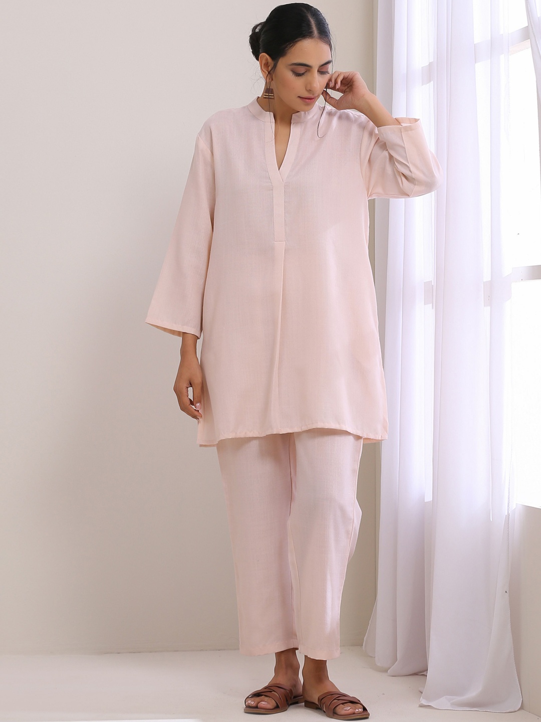 

trueBrowns Mandarin Collar Relaxed Fit Pure Cotton Tunic With Trousers, Pink