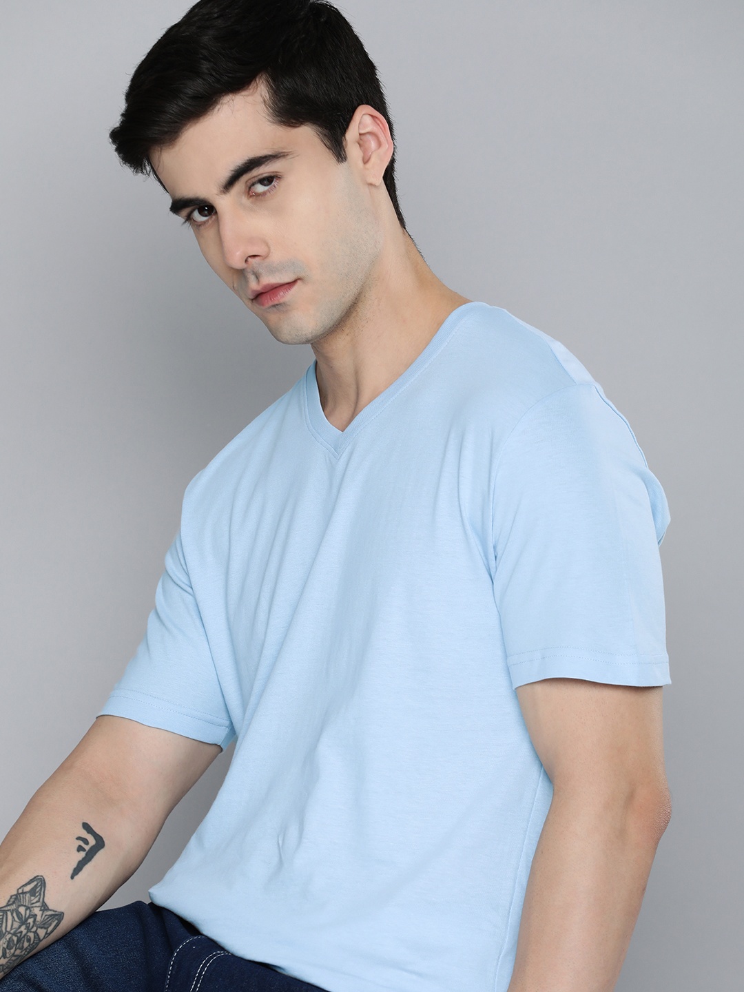 

ether Solid V-Neck Pure Cotton T-shirt, Turquoise blue