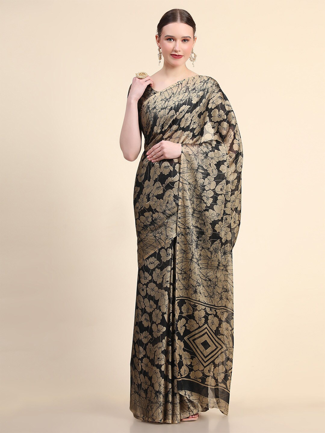 

Leeza Store Floral Printed Saree, Black