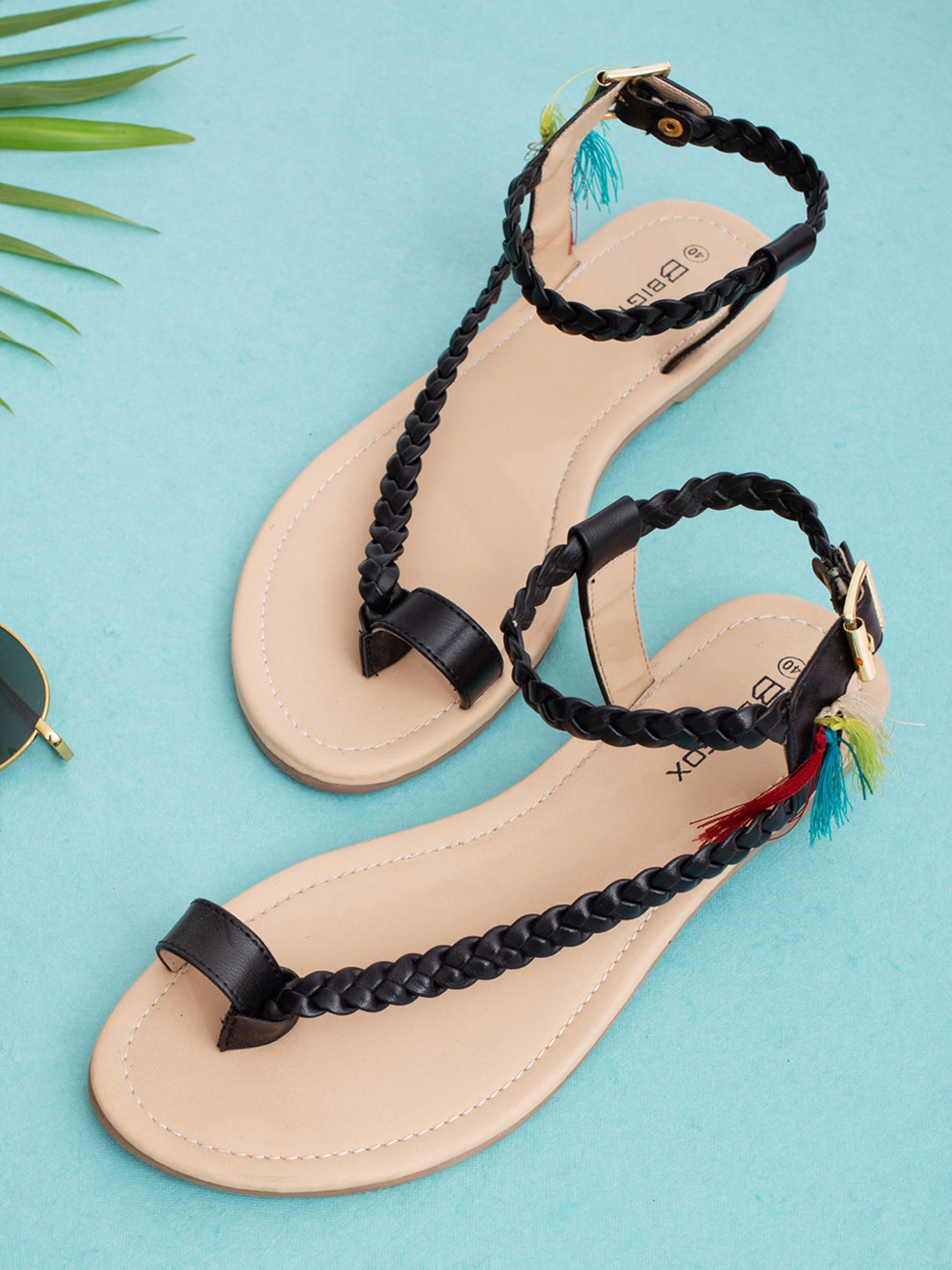 

Big Fox Braided One Toe Flats, Black