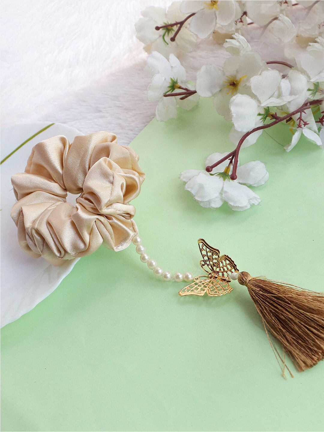 

Soho Boho Studio Tasselled Ponytail Holders, Cream