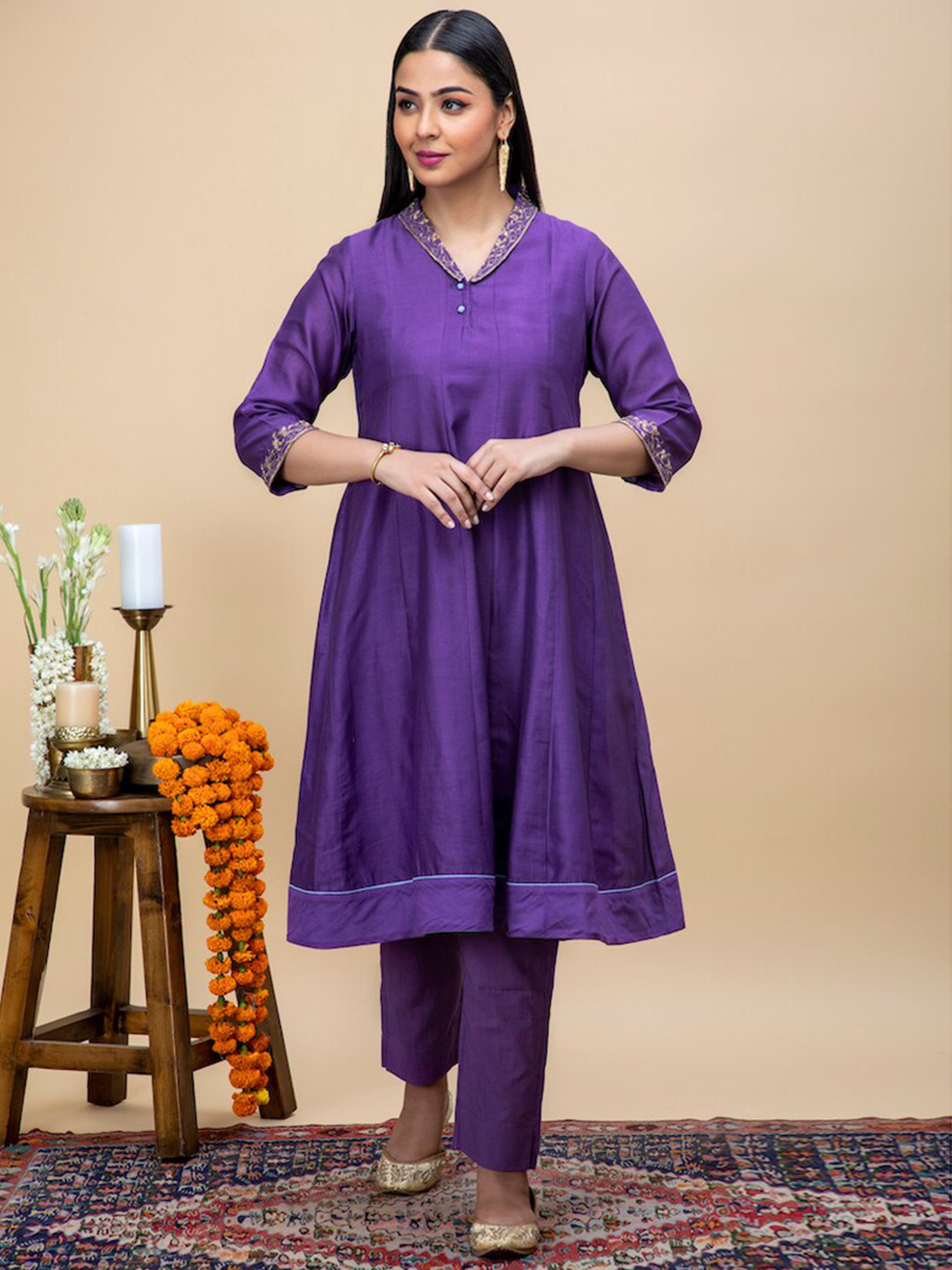 

SMRITI GUPTA Zardosi Panelled A-Line Chanderi Silk Kurta, Purple