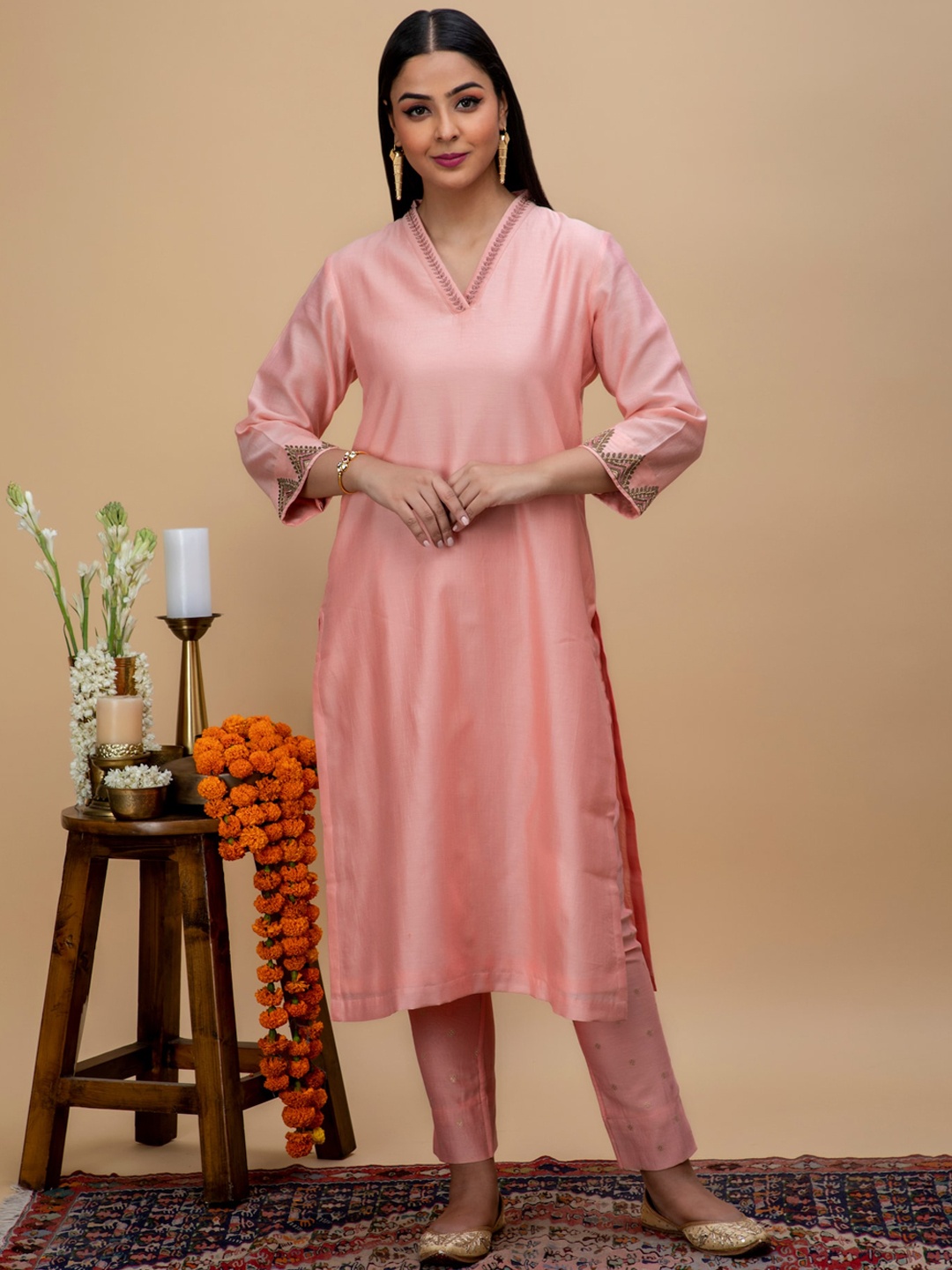 

SMRITI GUPTA Women Peach-Coloured Thread Work Chanderi Silk Chanderi Silk Kurta