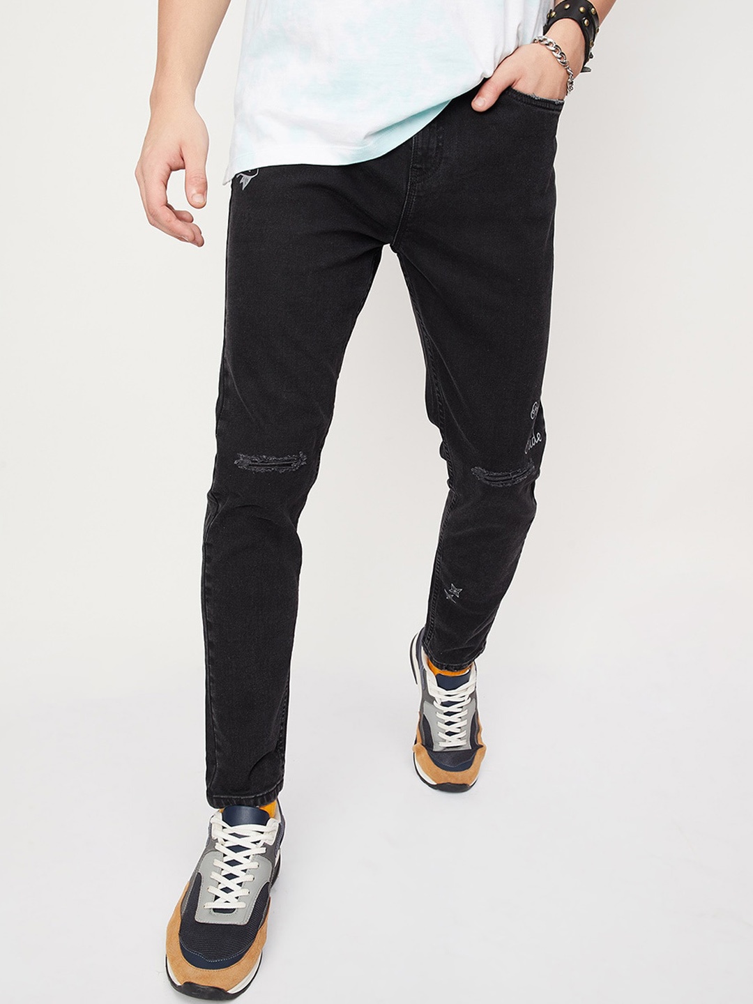 

max Men Mid-Rise Printed Low Distress Stretchable Jeans, Black