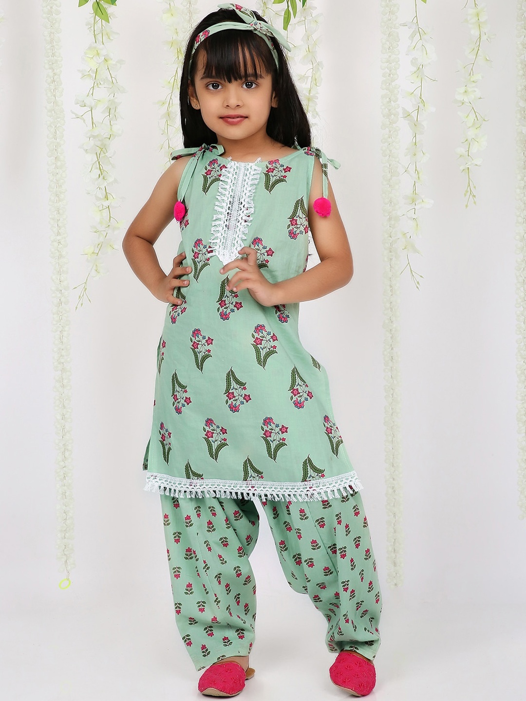 

KID1 Girls Floral Printed Thread Work Pure Cotton Kurta with Salwar with Hair Band, Green