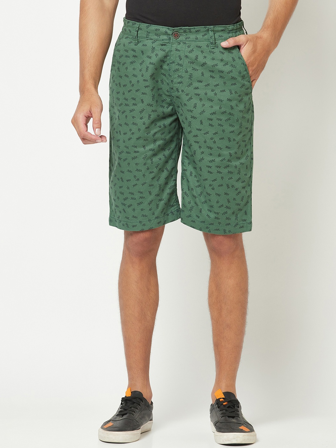 

Crimsoune Club Men Printed Pure Cotton Shorts, Green