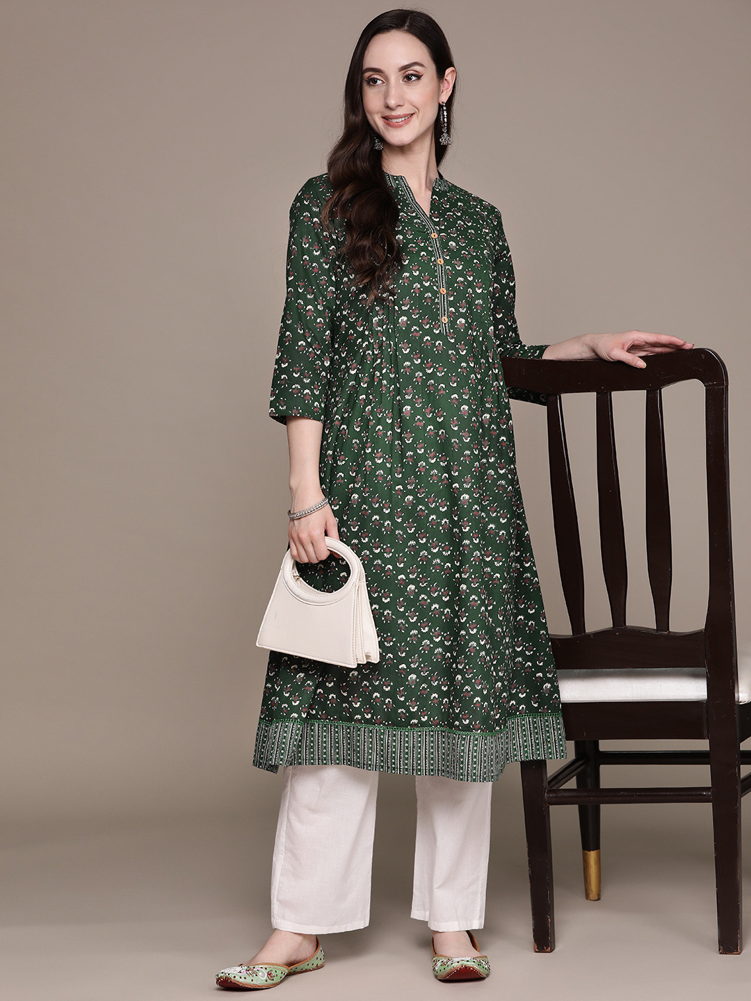

Anubhutee Women Green & Maroon Floral Printed Floral Kurta
