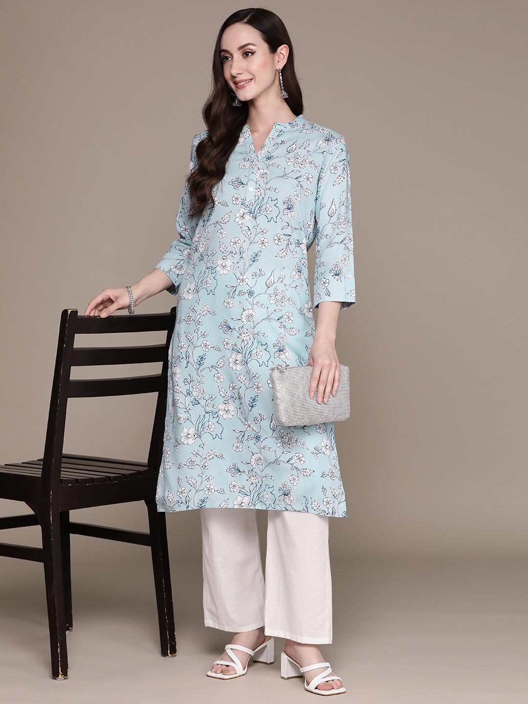 

Anubhutee Women Blue Floral Printed Kurta