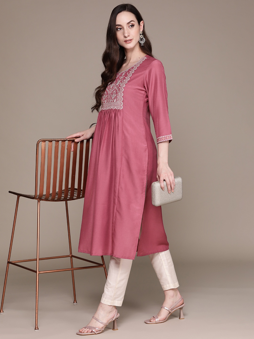

Anubhutee Women Mauve Yoke Design Kurta