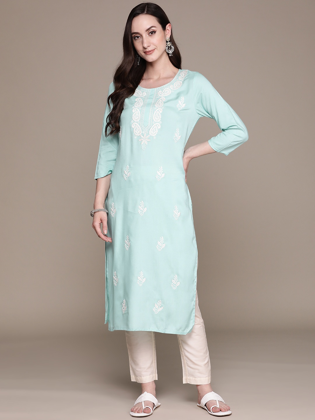 

Anubhutee Floral Embroidered Kurta, Blue