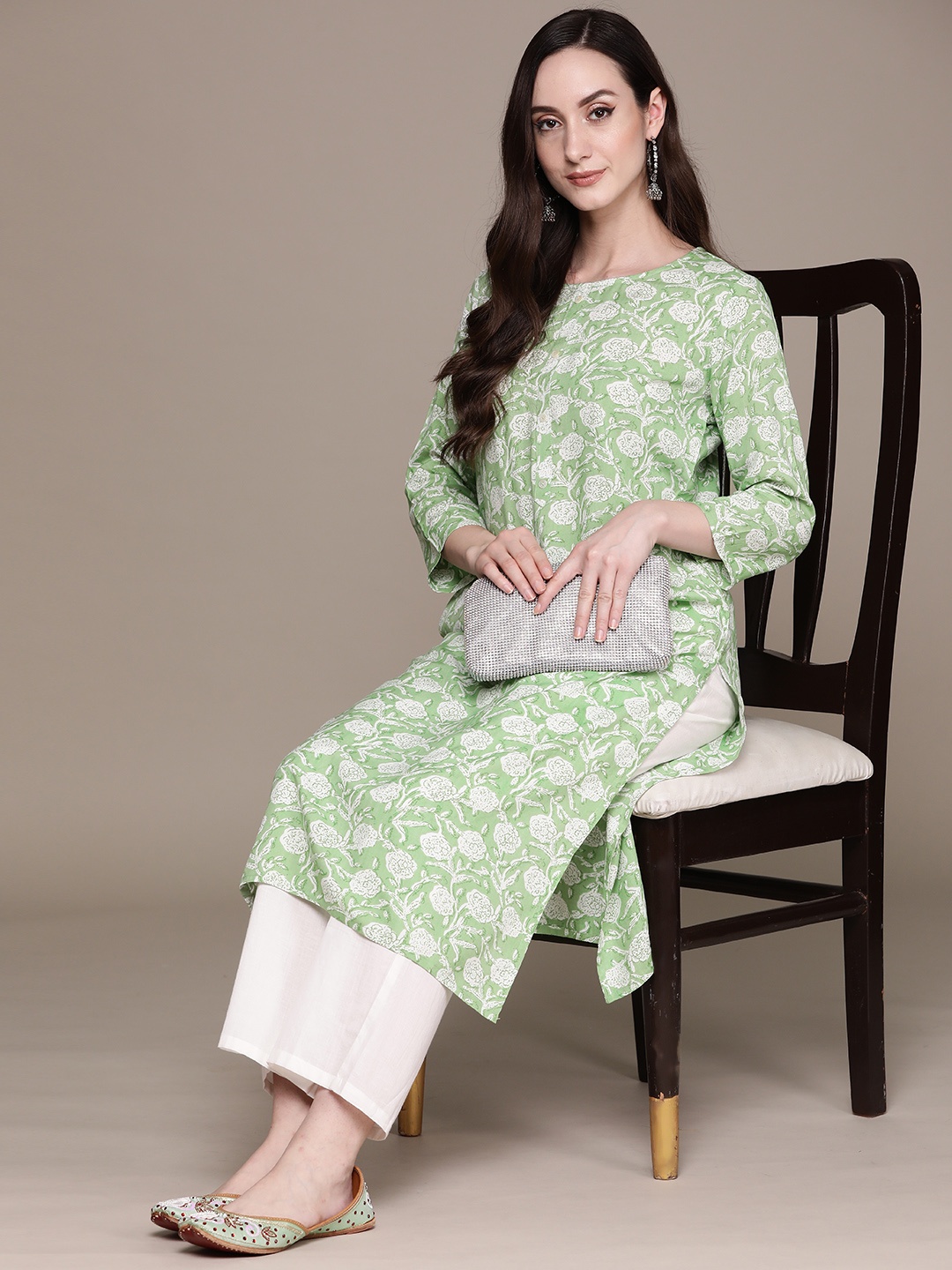 

Anubhutee Women Green Floral Printed Floral Kurta