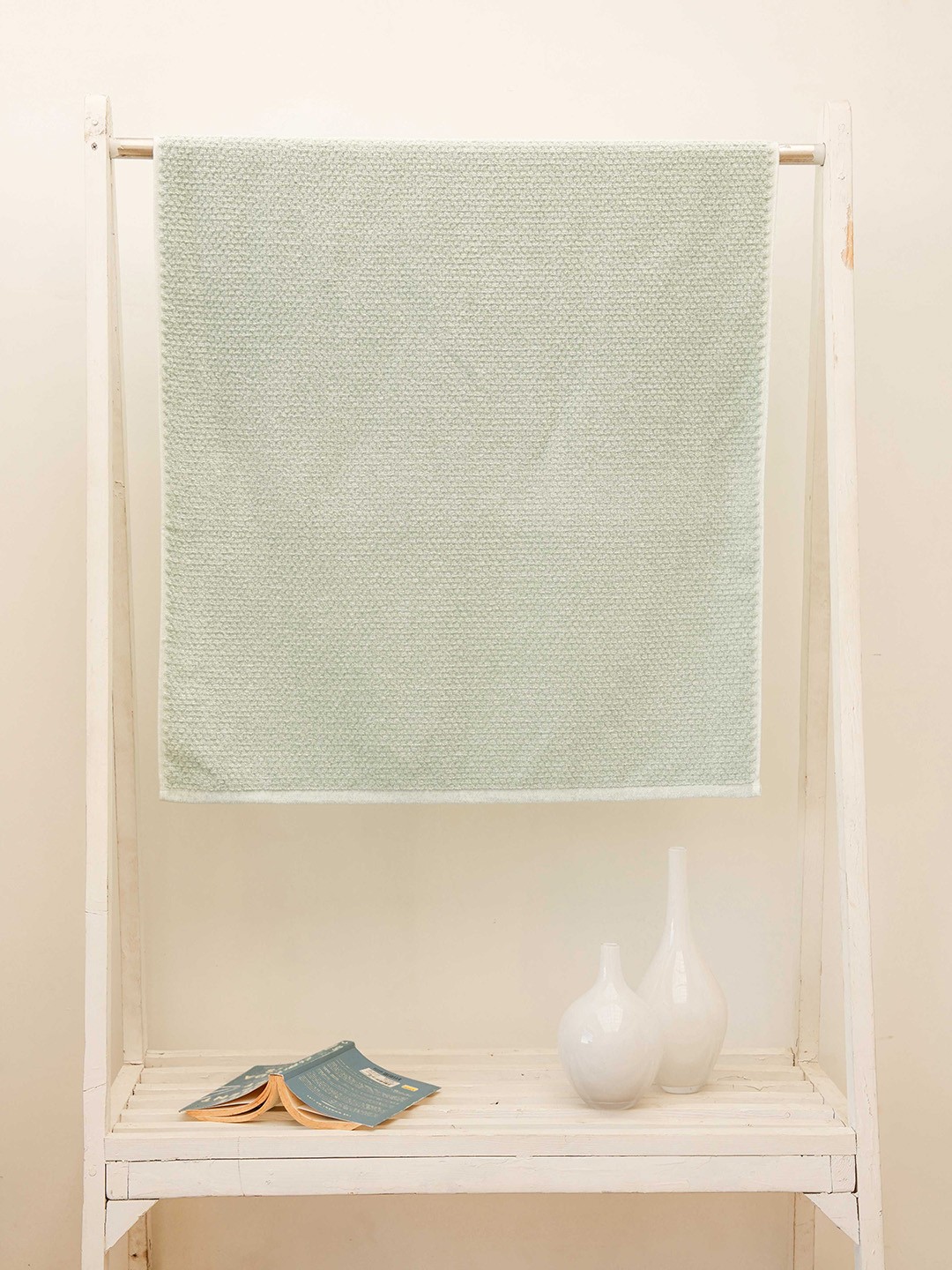 

Ariana Luxury Sea Green Textured 500 GSM Cotton High Absorbant Bath Towel