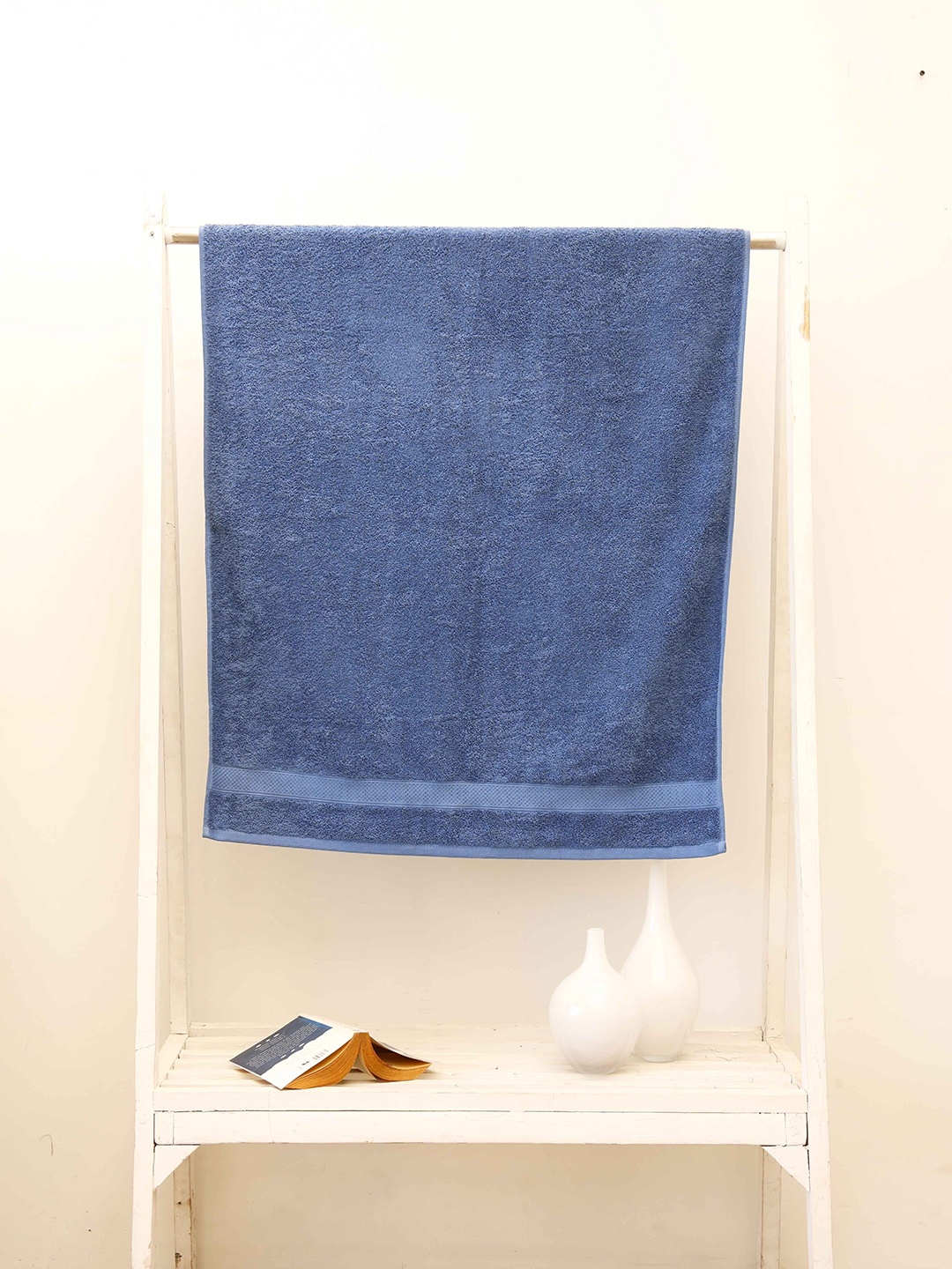 

Ariana Luxury Navy-Blue 500 GSM High Absorbent Cotton Bath Towel