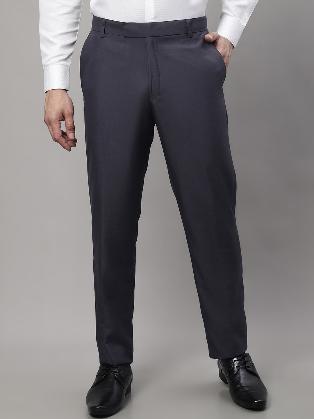 

JAINISH Men Grey Relaxed Tapered Fit Easy Wash Trousers